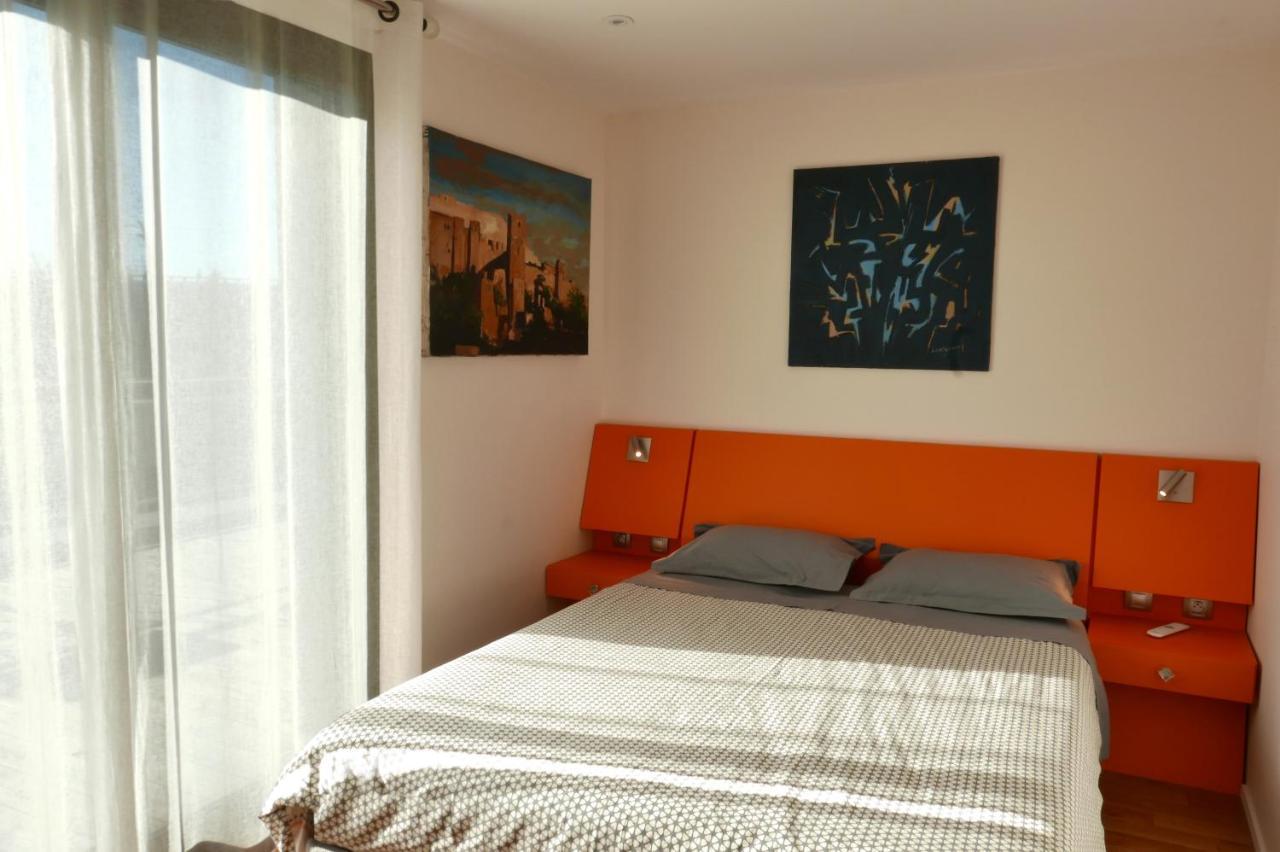 Maison Mouillard Bed & Breakfast *